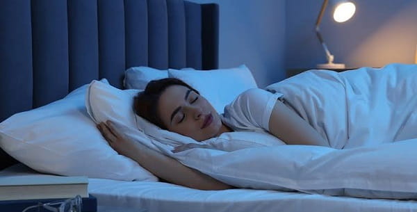 The Sleep Connection: Why Heavy Dinners Ruin Your Rest