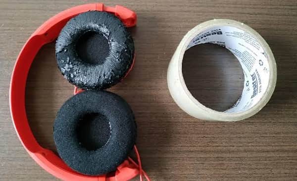 Why Do Your Wireless Headphone Ear Cushions Flake Off?
