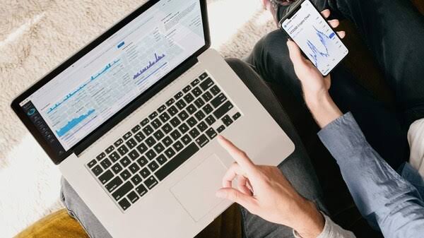 Choosing a Demat Account: Key Differences Every Investor Should Know